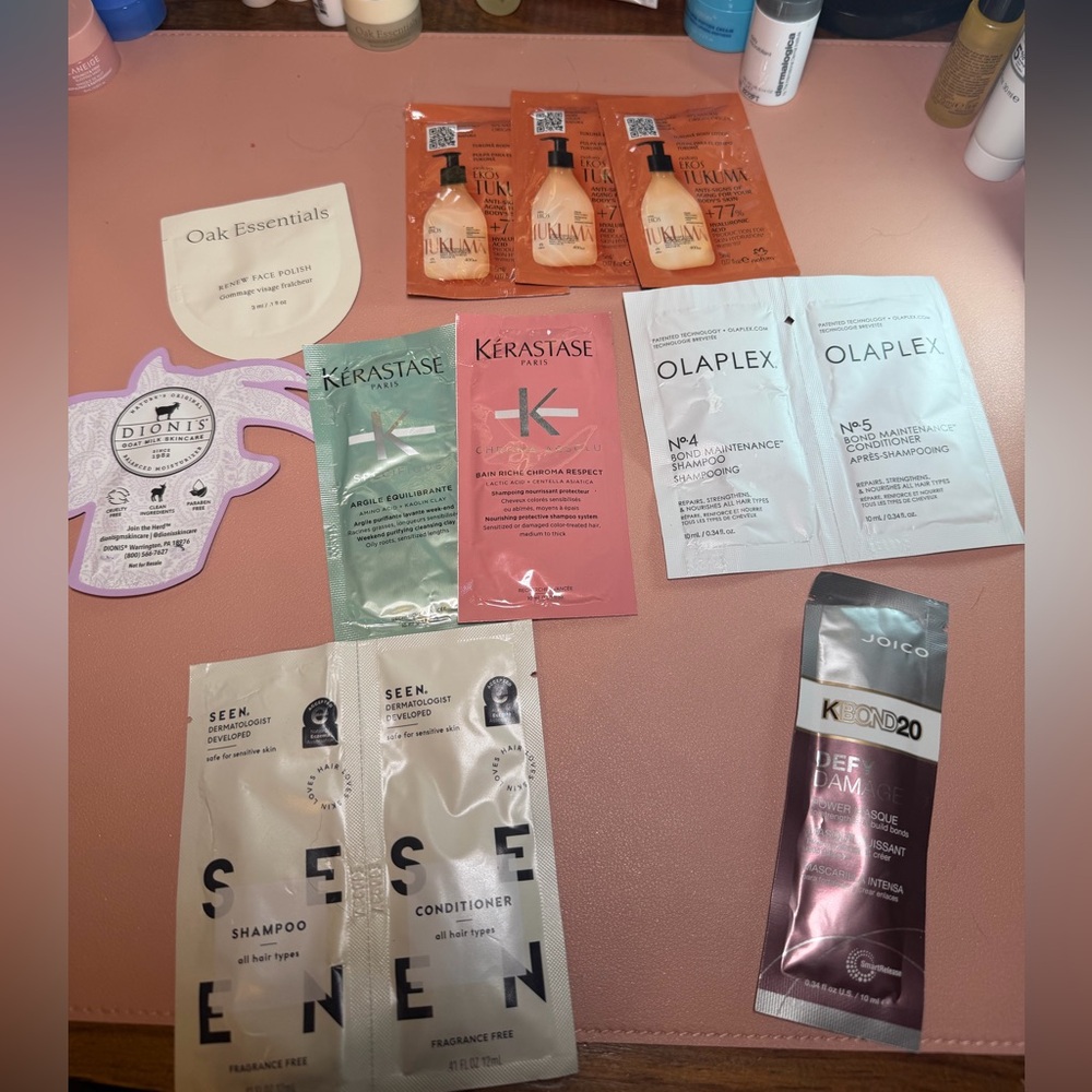 Deluxe/High End Brands: 114 Item Beauty/Skin/Hair Sample Assortment - Picture 9 of 13